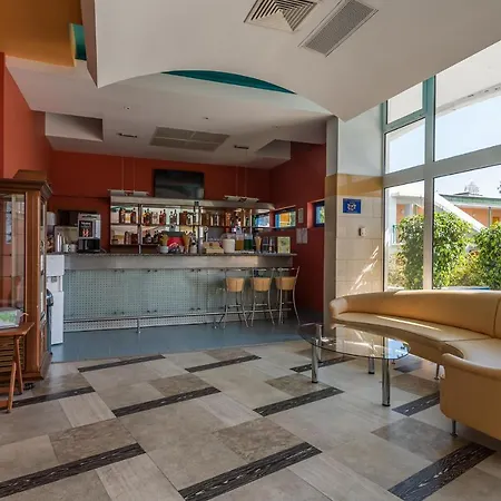 Trakia Plaza & Slăntjev Brjag